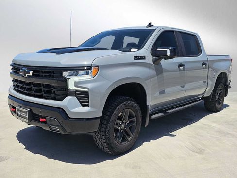 Used 2024 Chevrolet Silverado 1500 LT Trail Boss w/ Convenience Package II AWD/4WD image 1