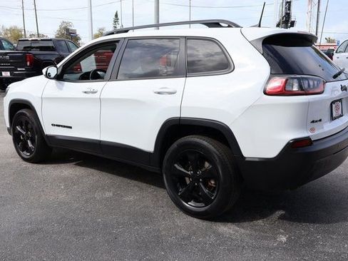 Used 2021 Jeep Cherokee Latitude Plus AWD/4WD image 5