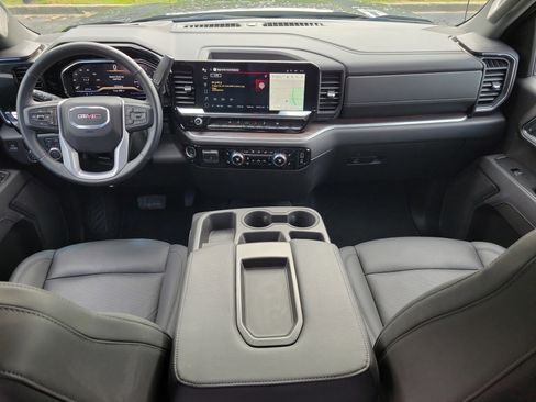 Used 2025 GMC Sierra 1500 SLT image 11