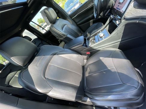 Used 2022 Jeep Grand Cherokee Overland AWD/4WD image 22