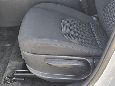 New 2026 Kia Sportage LX image 17