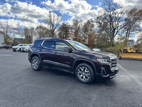 Used 2020 GMC Acadia SLE w/ Driver Convenience Package image 3