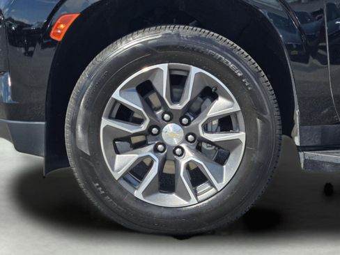 Used 2024 Chevrolet Tahoe LT w/ Luxury Package RWD image 11
