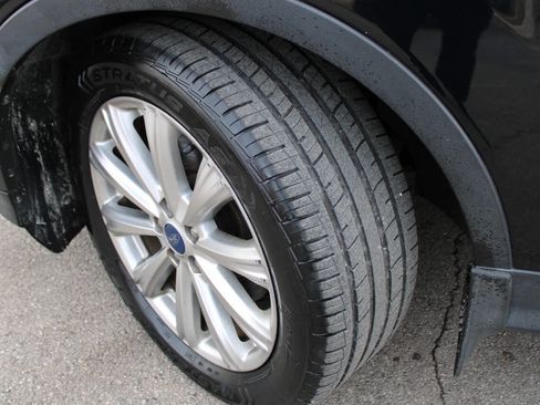 Used 2017 Ford Escape Titanium image 13