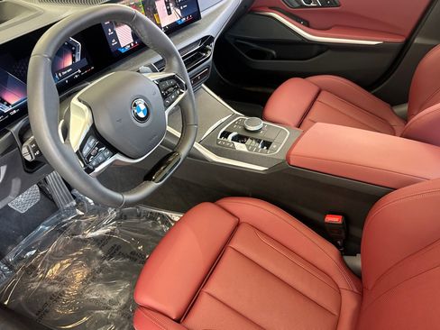 Used 2025 BMW 330i Sedan w/ Premium Package RWD image 4