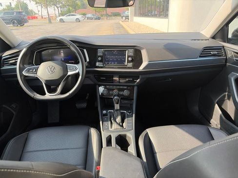 Used 2024 Volkswagen Jetta SE FWD image 20