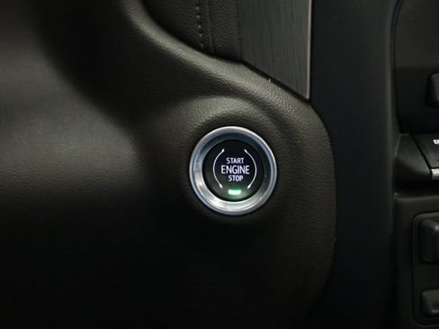 Used 2021 GMC Sierra 3500 Denali w/ Denali Ultimate Package image 21