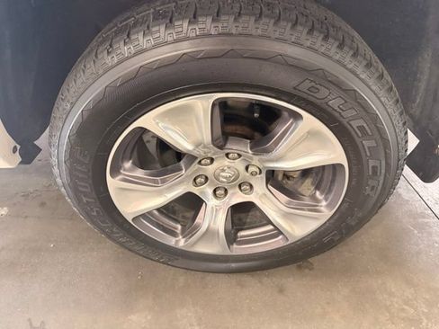Used 2019 RAM 1500 Laramie AWD/4WD image 6