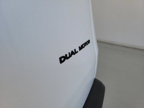 Used 2026 Tesla Model Y Long Range AWD/4WD image 8
