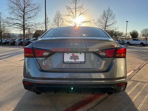 Used 2025 Nissan Altima 2.5 SR image 7