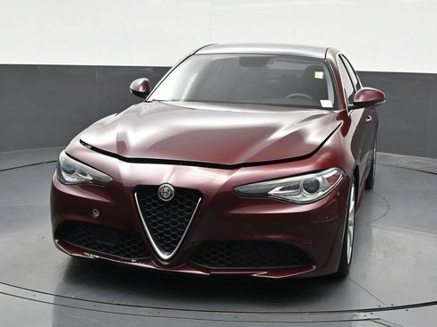 Used 2019 Alfa Romeo Giulia RWD image 9