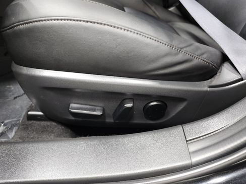 Used 2021 MAZDA MAZDA3 s FWD image 25