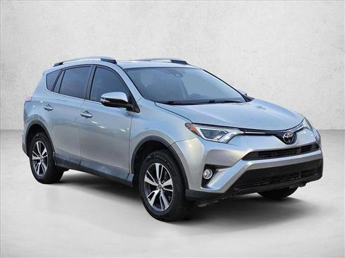 Used 2018 Toyota RAV4 XLE image 3