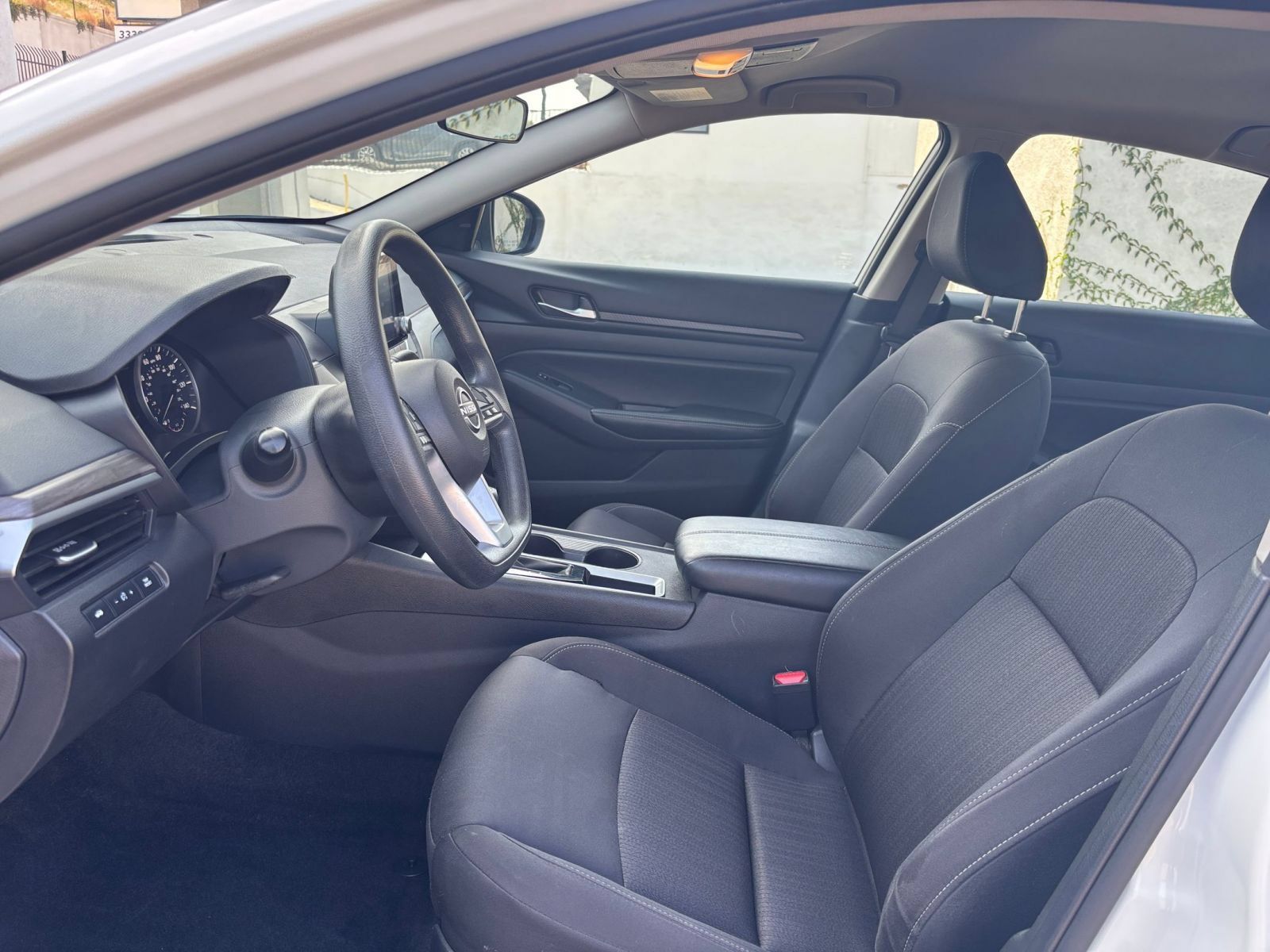Used 2025 Nissan Altima 2.5 SV FWD image 26