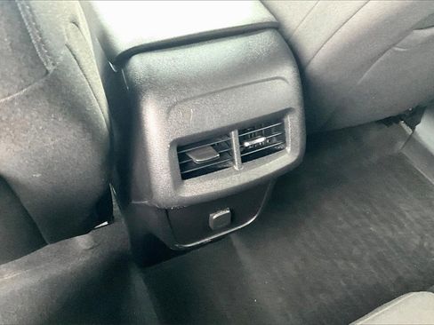 Used 2018 Chevrolet Equinox LT image 31