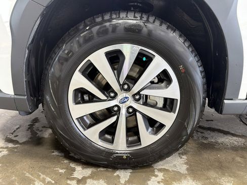 Certified 2025 Subaru Outback Premium w/ Popular Package #1A image 17