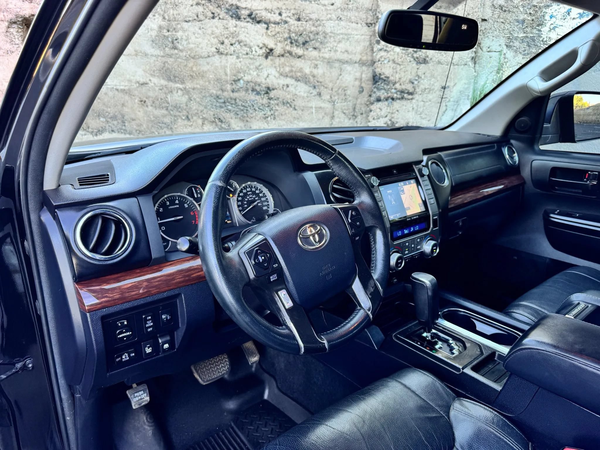 Used 2017 Toyota Tundra Limited w/ Limited Premium Package RWD image 23