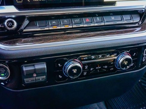 New 2026 GMC Sierra 1500 SLE image 18