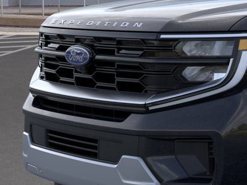 New 2026 Ford Expedition Platinum w/ Platinum Ultimate Package AWD/4WD image 17