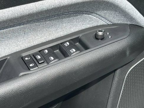 Used 2023 Jeep Compass Latitude AWD/4WD image 17