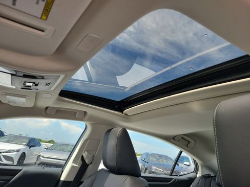 Certified 2025 Lexus ES 350 w/ Premium Package FWD image 24