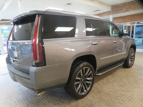 Used 2018 Cadillac Escalade Luxury AWD/4WD image 81