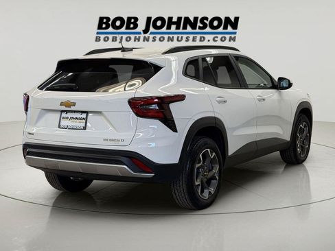 Certified 2024 Chevrolet Trax LT w/ Driver Confidence Package FWD image 12