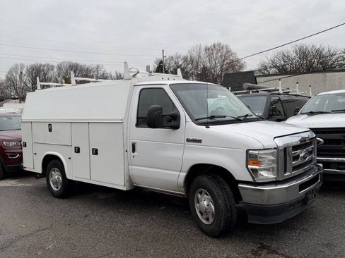 Used 2021 Ford E-350 and Econoline 350 Super Duty w/ Power Windows & Locks Group RWD image 18