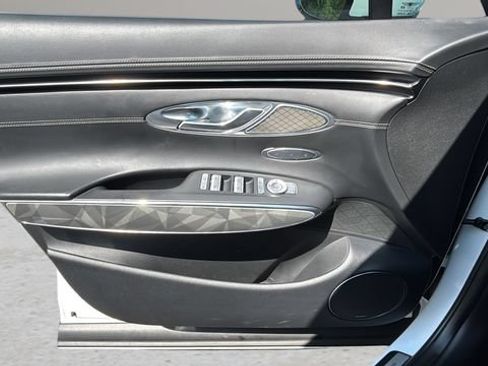 Used 2023 Genesis GV70 3.5T Sport w/ Sport Advanced Package AWD/4WD image 17
