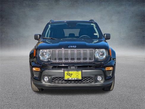 Certified 2023 Jeep Renegade Latitude w/ Premium Group image 9