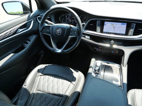 Used 2023 Buick Enclave Avenir w/ Avenir Technology Package AWD/4WD image 9