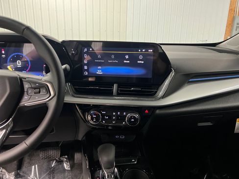 New 2026 Chevrolet Trax LT w/ Driver Confidence Package FWD image 19