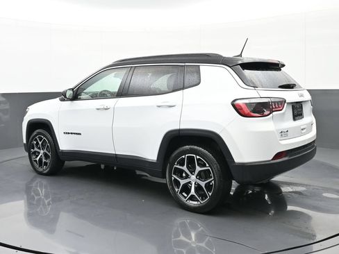 Used 2024 Jeep Compass Limited AWD/4WD image 5