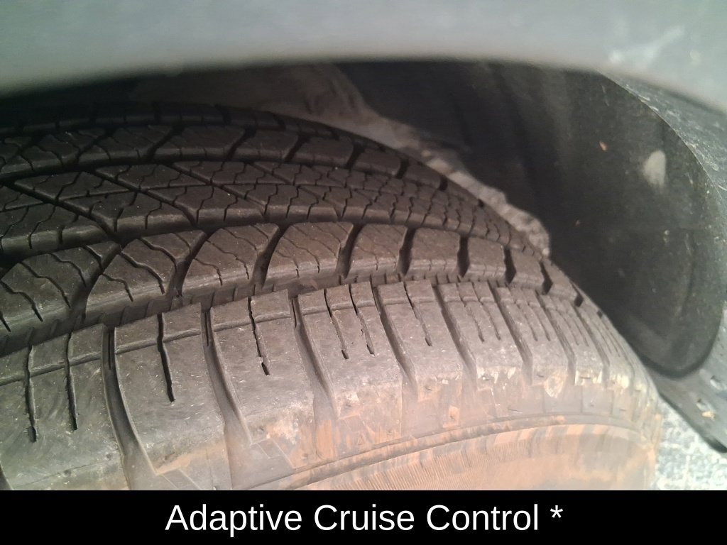Used 2024 Toyota Highlander XLE AWD/4WD image 13