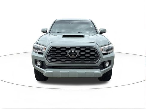 Used 2022 Toyota Tacoma TRD Sport w/ Technology Package AWD/4WD image 9