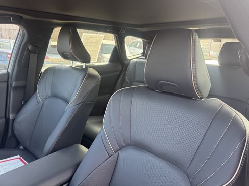 Certified 2025 Toyota Crown Signia image 14