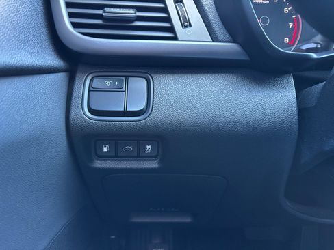 Used 2017 Kia Optima LX image 25