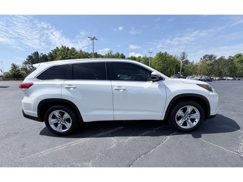 Used 2018 Toyota Highlander Limited image 4