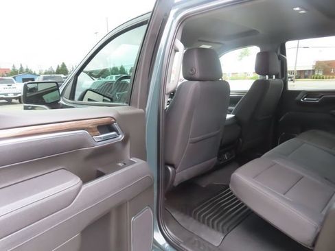Used 2025 Chevrolet Silverado 1500 LT AWD/4WD image 20