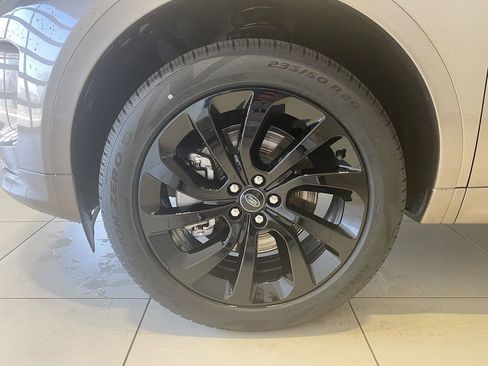 New 2023 Land Rover Discovery Sport S R-Dynamic image 8