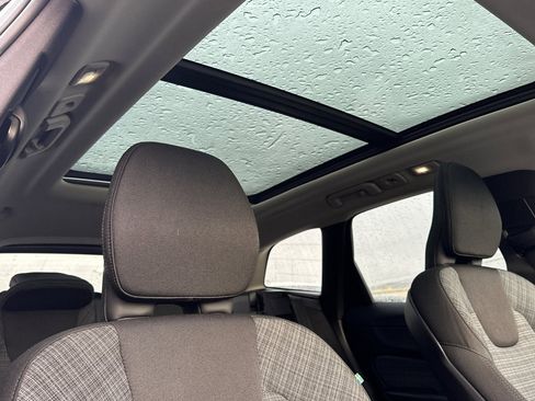 Used 2022 Volvo XC60 B5 Momentum image 19