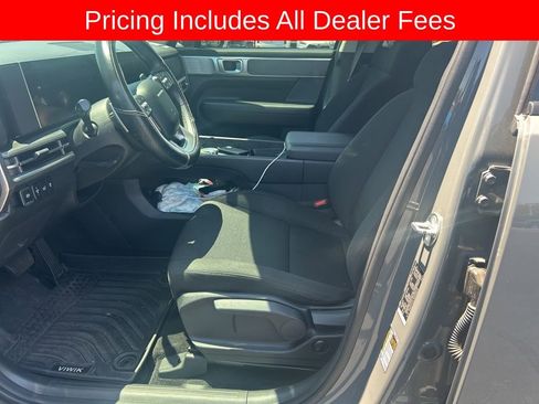 Used 2024 Hyundai Santa Fe SE FWD image 5