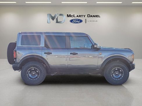 New 2025 Ford Bronco Badlands image 6