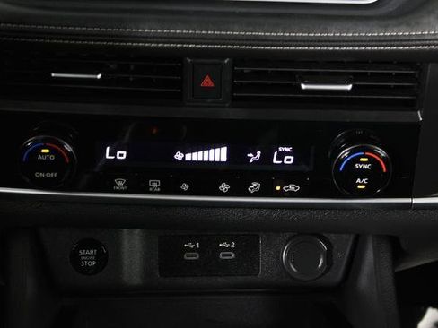 Certified 2025 Nissan Rogue SV AWD/4WD image 23