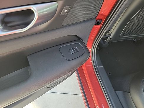 Used 2023 Volvo S60 B5 Core image 11