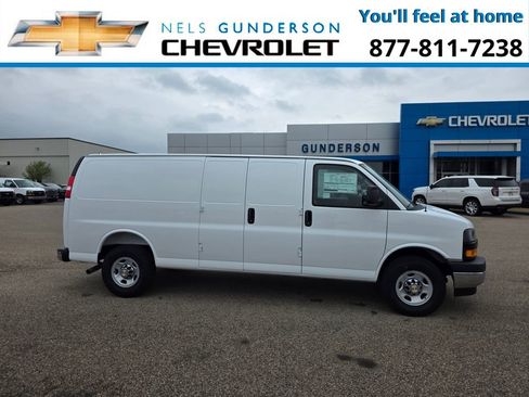 New 2026 Chevrolet Express 3500 Extended RWD image 7