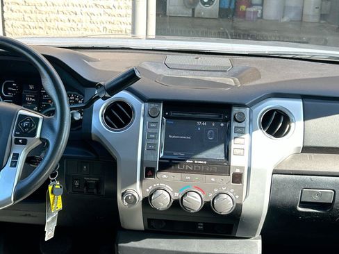 Used 2018 Toyota Tundra SR5 AWD/4WD image 18