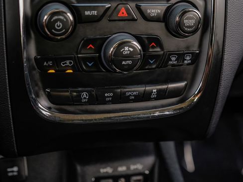 Used 2018 Dodge Durango SXT w/ 3rd Row Seating Group RWD image 29