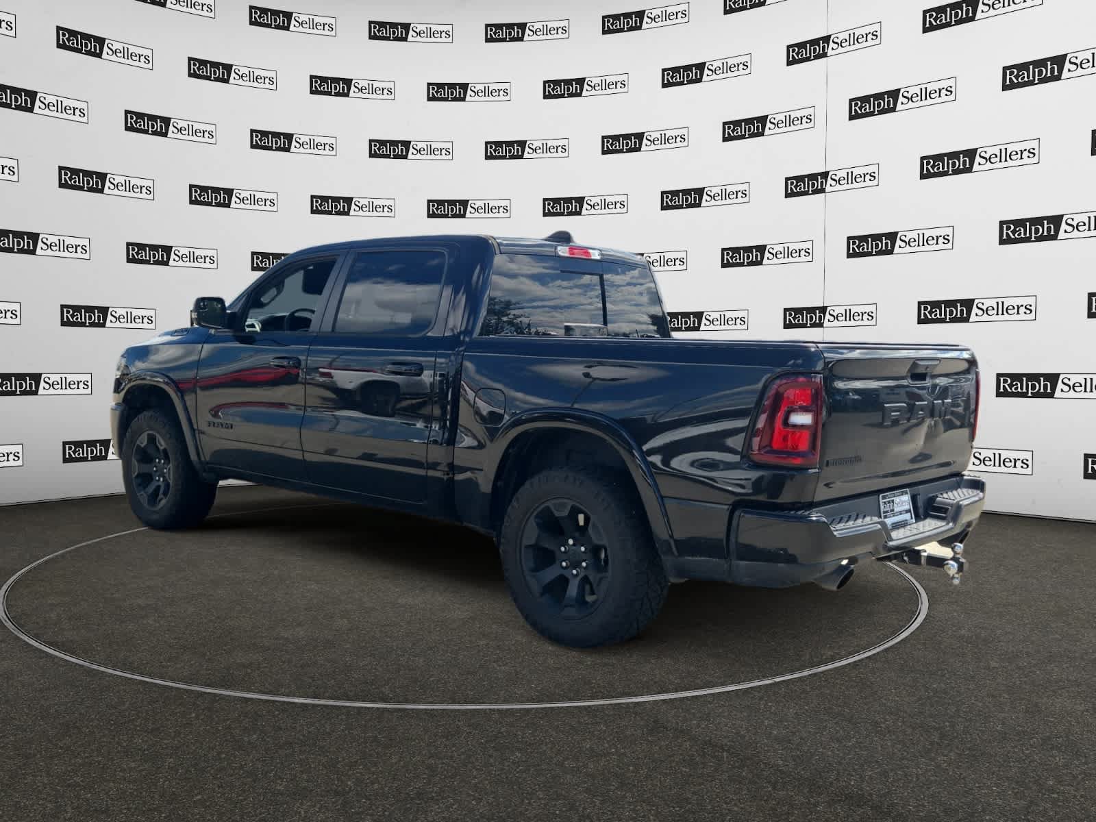 Used 2025 RAM 1500 Big Horn RWD image 4