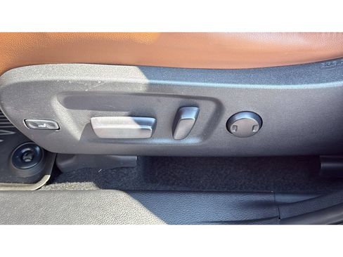 Certified 2019 Toyota Highlander Limited Platinum AWD/4WD image 34